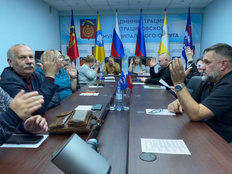 В Совете Антрацитовского муниципального округа обсудили ключевые вопросы предстоящего заседания В Совете Антрацитовского муниципального округа обсудили ключевые вопросы предстоящего заседания