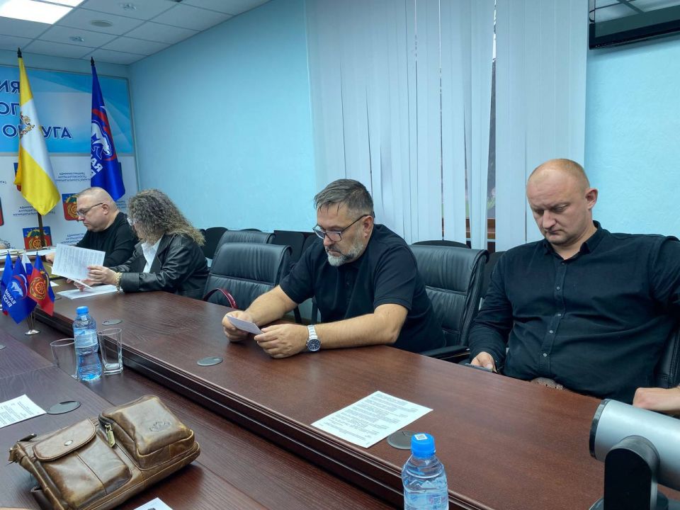 В Совете Антрацитовского муниципального округа обсудили ключевые вопросы предстоящего заседания В Совете Антрацитовского муниципального округа обсудили ключевые вопросы предстоящего заседания