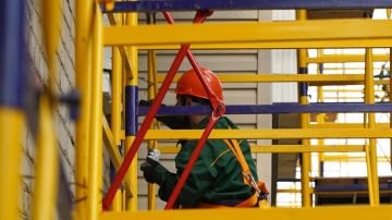 1 В ЛНР в 2026 году регионы-шефы восстановят около 300 многоквартирных домов