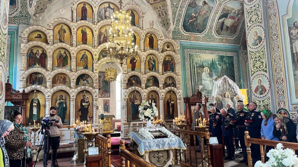 Альберт Зинченко: Сегодня Первый заместитель Главы Станично-Луганского муниципального округа ЛНР Владимир Макеев посетил храм в честь Святителя Николая Чудотворца пгт Альберт Зинченко: Сегодня Первый заместитель Главы Станично-Луганского муниципального округа ЛНР Владимир Макеев посетил храм в честь Святителя Николая Чудотворца пгт