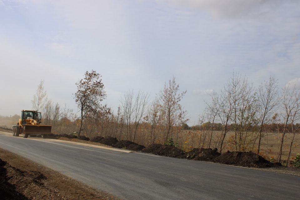В Ровеньках продолжается капитальный ремонт дороги В Ровеньках продолжается капитальный ремонт дороги