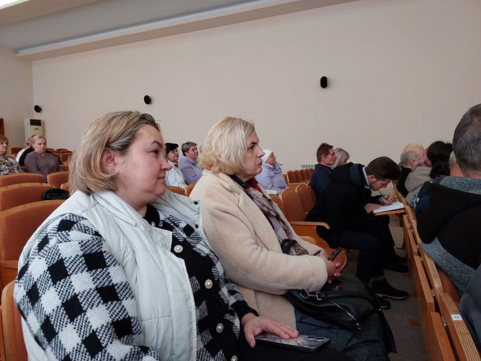 На территории города проведены публичные слушания по обсуждению проекта решения «О внесении изменений в Правила благоустройства территории муниципального образования городской округ город Алчевск Луганской Народной... На территории города проведены публичные слушания по обсуждению проекта решения «О внесении изменений в Правила благоустройства территории муниципального образования городской округ город Алчевск Луганской Народной...