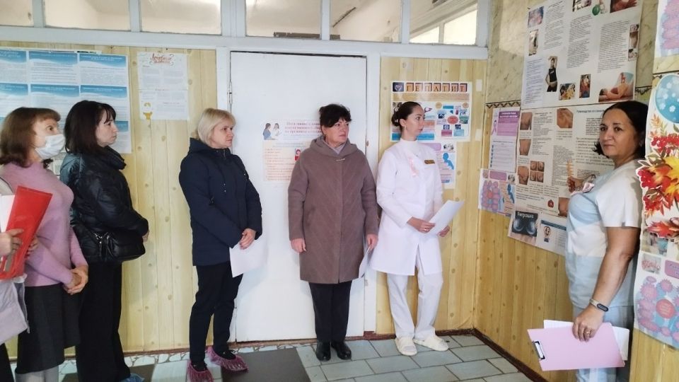 В Женской консультации г. Лутугино проводится Неделя борьбы с раком молочной железы В Женской консультации г. Лутугино проводится Неделя борьбы с раком молочной железы