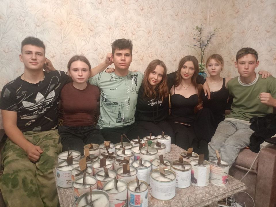 Ребята из волонтёрского отряда «Милосердие» ГБОУ ЛНР «СЛСШ имени Грекова П.М.» изготовили 200 окопных свечей для наших бойцов на передовой Ребята из волонтёрского отряда «Милосердие» ГБОУ ЛНР «СЛСШ имени Грекова П.М.» изготовили 200 окопных свечей для наших бойцов на передовой