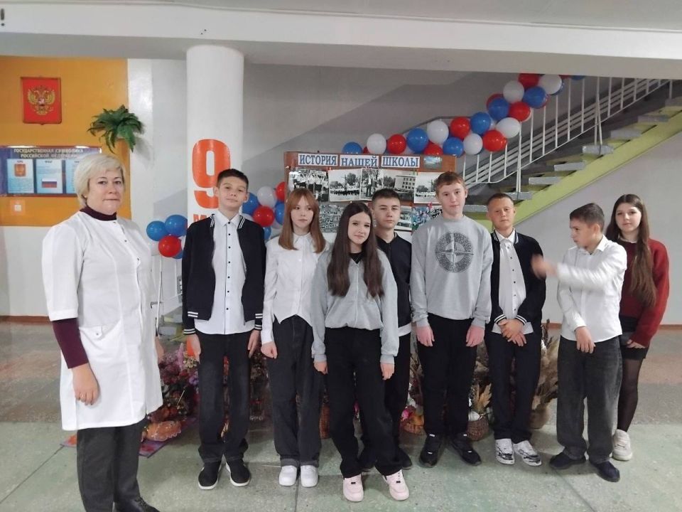Специалисты Свердловской детской больницы провели профориентационную беседу «Медицинский работник» для учащихся школы № 5
