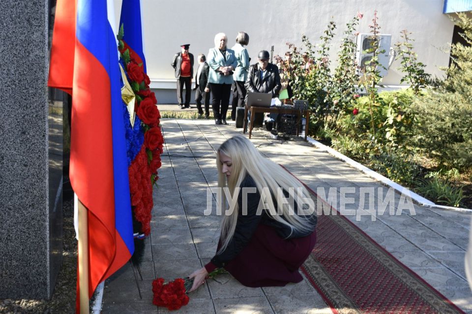 Торжественный митинг, посвященный Дню рождения Андрея Еременко состоялся в пгт Марковке Торжественный митинг, посвященный Дню рождения Андрея Еременко состоялся в пгт Марковке