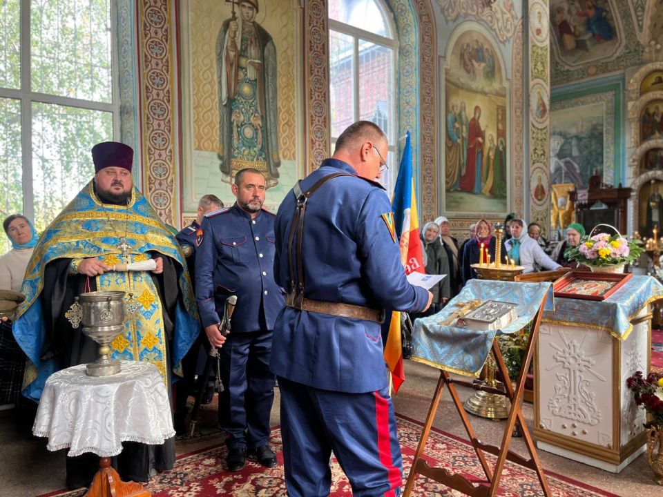 Альберт Зинченко: Сегодня Первый заместитель Главы Станично-Луганского муниципального округа ЛНР Владимир Макеев посетил храм в честь Святителя Николая Чудотворца пгт Альберт Зинченко: Сегодня Первый заместитель Главы Станично-Луганского муниципального округа ЛНР Владимир Макеев посетил храм в честь Святителя Николая Чудотворца пгт