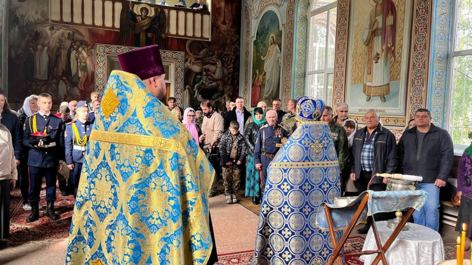 Альберт Зинченко: Сегодня Первый заместитель Главы Станично-Луганского муниципального округа ЛНР Владимир Макеев посетил храм в честь Святителя Николая Чудотворца пгт Альберт Зинченко: Сегодня Первый заместитель Главы Станично-Луганского муниципального округа ЛНР Владимир Макеев посетил храм в честь Святителя Николая Чудотворца пгт