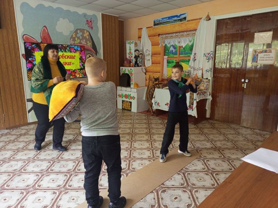 В Суходольске провели фольклорную программу для детей В Суходольске провели фольклорную программу для детей