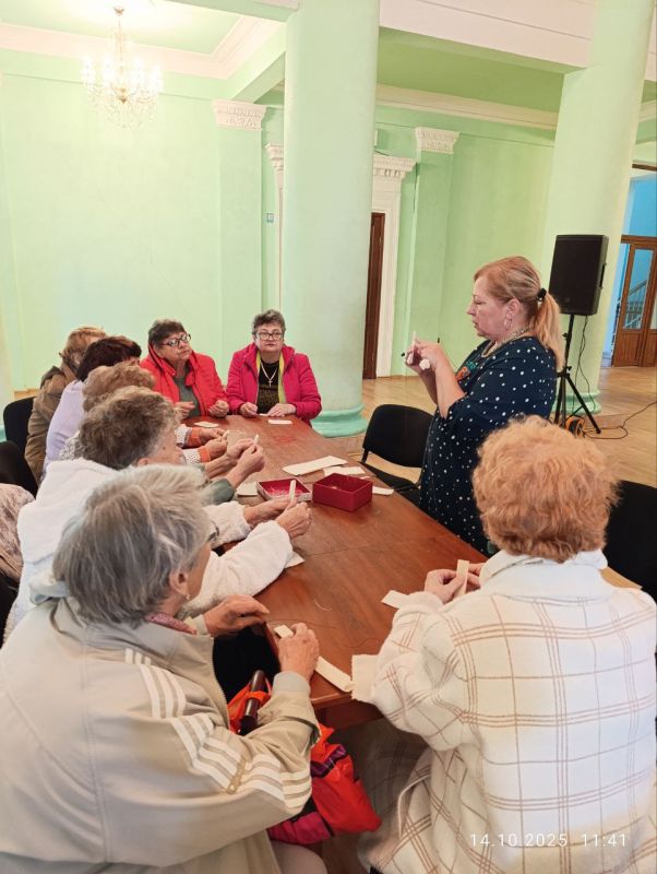 14 октября в Краснодонском городском Дворце культуры им. «Молодой гвардии» состоялось тематическое мероприятие «Донской дух – Луганская воля», посвящённое Дню казачества Луганской Народной Республики 14 октября в Краснодонском городском Дворце культуры им. «Молодой гвардии» состоялось тематическое мероприятие «Донской дух – Луганская воля», посвящённое Дню казачества Луганской Народной Республики