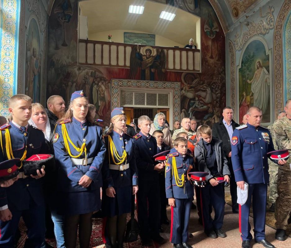 Альберт Зинченко: Сегодня Первый заместитель Главы Станично-Луганского муниципального округа ЛНР Владимир Макеев посетил храм в честь Святителя Николая Чудотворца пгт Альберт Зинченко: Сегодня Первый заместитель Главы Станично-Луганского муниципального округа ЛНР Владимир Макеев посетил храм в честь Святителя Николая Чудотворца пгт