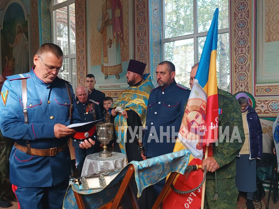 В Свято–Николаевском храме Станицы Луганской прошел торжественный молебен в честь Покрова Пресвятой Богородицы и Дня казачества ЛНР В Свято–Николаевском храме Станицы Луганской прошел торжественный молебен в честь Покрова Пресвятой Богородицы и Дня казачества ЛНР