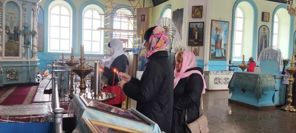 В преддверии праздника «Покров Пресвятой Владычицы нашей Богородицы и Приснодевы Марии» участницы женского клуба побывали в Храме Успения Пресвятой Богородицы В преддверии праздника «Покров Пресвятой Владычицы нашей Богородицы и Приснодевы Марии» участницы женского клуба побывали в Храме Успения Пресвятой Богородицы