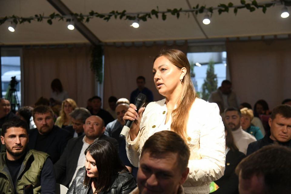 Александр Двойных: не срезая острых углов обсудили с российскими фермерами волнующие их вопросы Александр Двойных: не срезая острых углов обсудили с российскими фермерами волнующие их вопросы