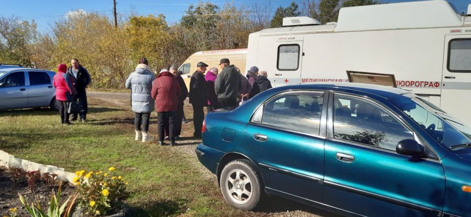 В период с 1 по 14 октября текущего года Новоайдарская центральная районная больница организовала выезд передвижного флюорографа в села Алексеевка, Дмитровка и Колядовка В период с 1 по 14 октября текущего года Новоайдарская центральная районная больница организовала выезд передвижного флюорографа в села Алексеевка, Дмитровка и Колядовка