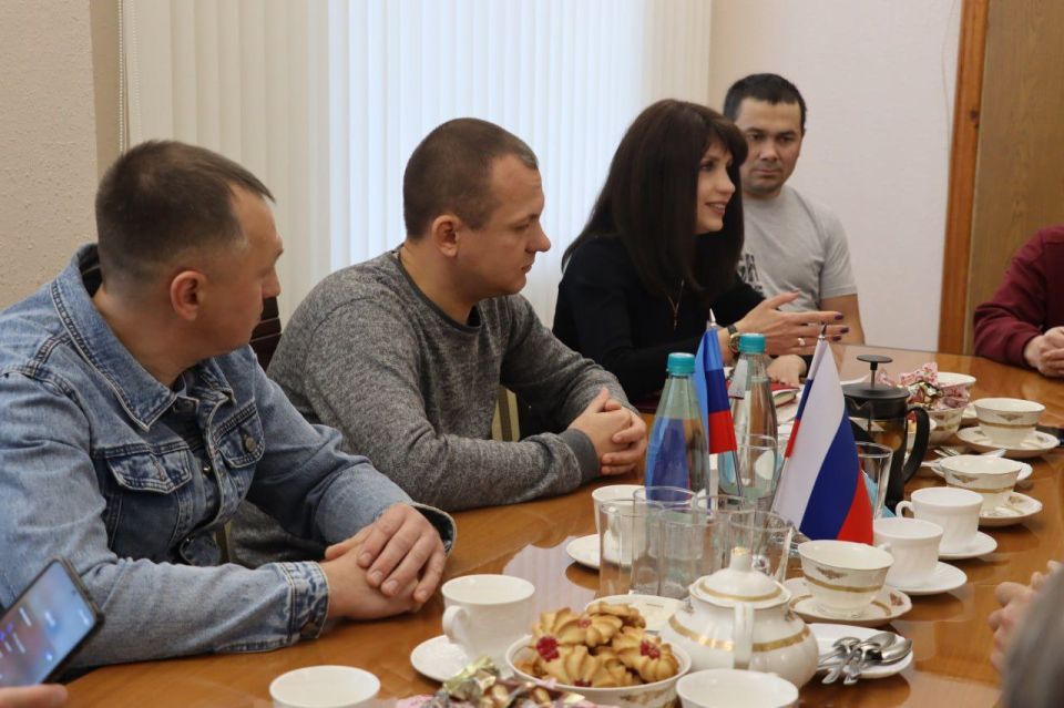 Яна Сылкина: Встречаем коллег по депутатскому корпусу из Пермского края Яна Сылкина: Встречаем коллег по депутатскому корпусу из Пермского края
