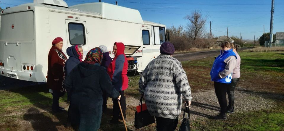 В период с 1 по 14 октября текущего года Новоайдарская центральная районная больница организовала выезд передвижного флюорографа в села Алексеевка, Дмитровка и Колядовка В период с 1 по 14 октября текущего года Новоайдарская центральная районная больница организовала выезд передвижного флюорографа в села Алексеевка, Дмитровка и Колядовка