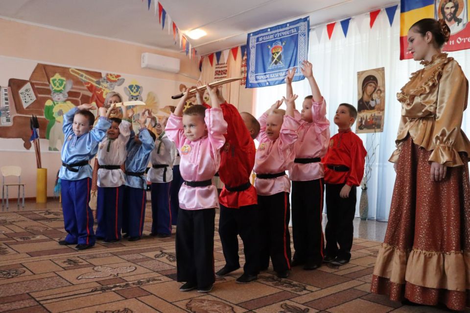 В «Росинке» прошли казачьи эстафеты В «Росинке» прошли казачьи эстафеты