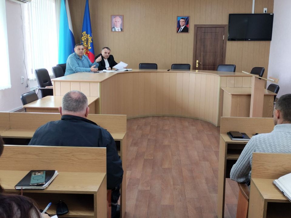Сегодня в Администрации городского округа городд Ровеньки прошло совещание по выработке стратегии иммунизации диких плотоядных животных Сегодня в Администрации городского округа городд Ровеньки прошло совещание по выработке стратегии иммунизации диких плотоядных животных