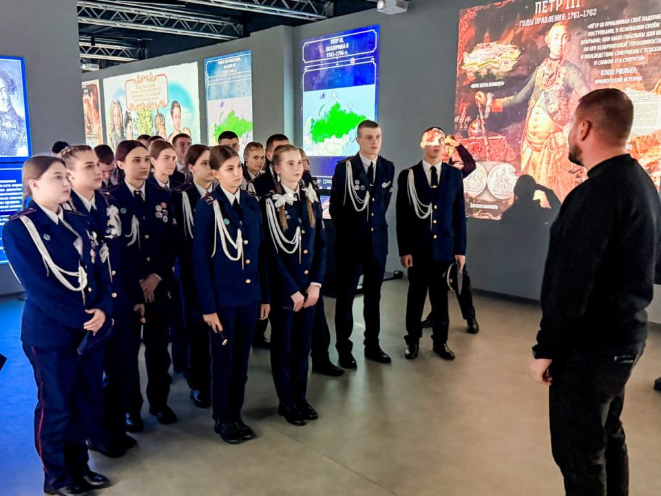 Денис Мирошниченко встретился с учащимися класса РВИО Луганского экономико-правового лицея Денис Мирошниченко встретился с учащимися класса РВИО Луганского экономико-правового лицея