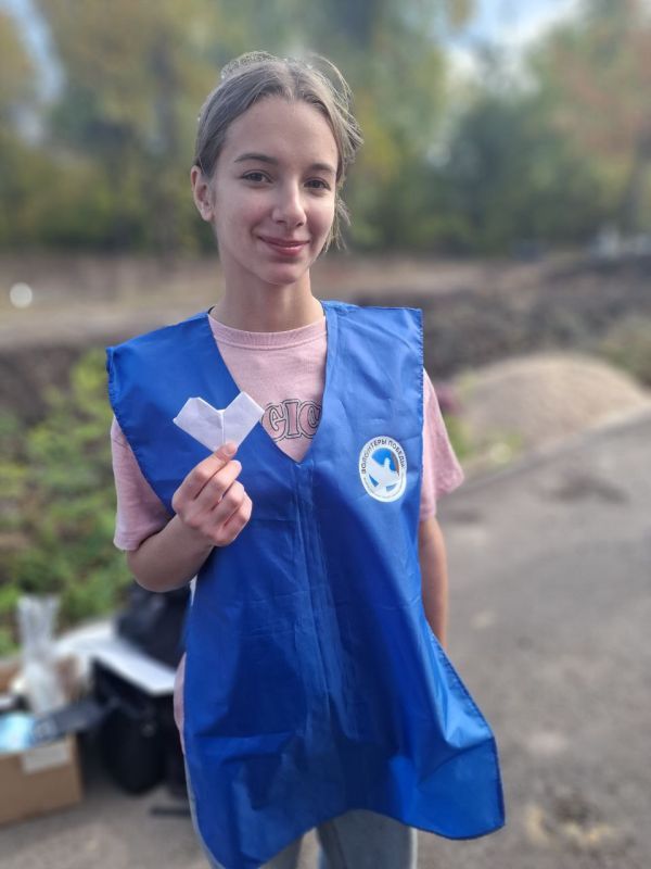 В Красном Луче активисты высадили «Сад желаний» В Красном Луче активисты высадили «Сад желаний»