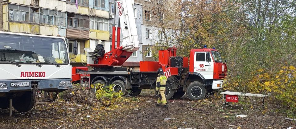 Светлана Гребенькова: Работы по разбору строительных конструкций дома по ул.Гмыри, пострадавшего вчера от взрыва, продолжаются Светлана Гребенькова: Работы по разбору строительных конструкций дома по ул.Гмыри, пострадавшего вчера от взрыва, продолжаются