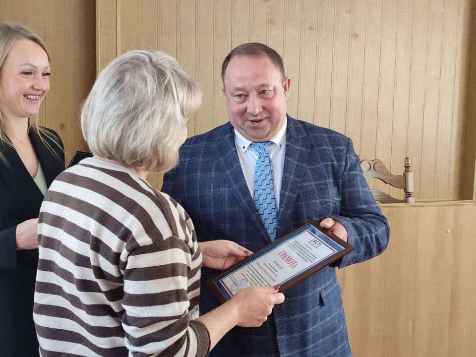 «Сила стандарта – основа качества и доверия»: торжественное мероприятие в Луганском ЦСМ «Сила стандарта – основа качества и доверия»: торжественное мероприятие в Луганском ЦСМ