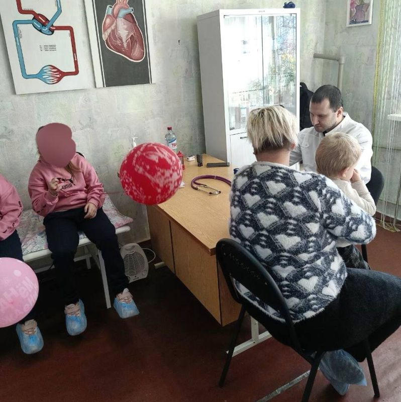 Специалисты ЛРДКБ осмотрели более 150 детей г.Красный Луч Специалисты ЛРДКБ осмотрели более 150 детей г.Красный Луч