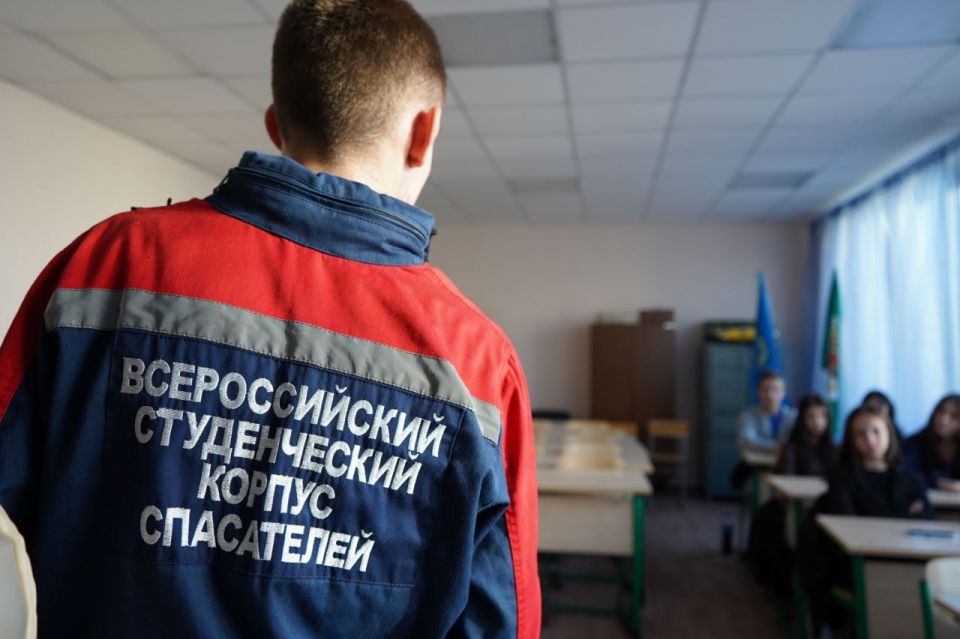 Огонь в сердцах, знания в умах: Старт занятий для Школьных спасательных отрядов с добровольцами Луганского РО ВСКС Огонь в сердцах, знания в умах: Старт занятий для Школьных спасательных отрядов с добровольцами Луганского РО ВСКС