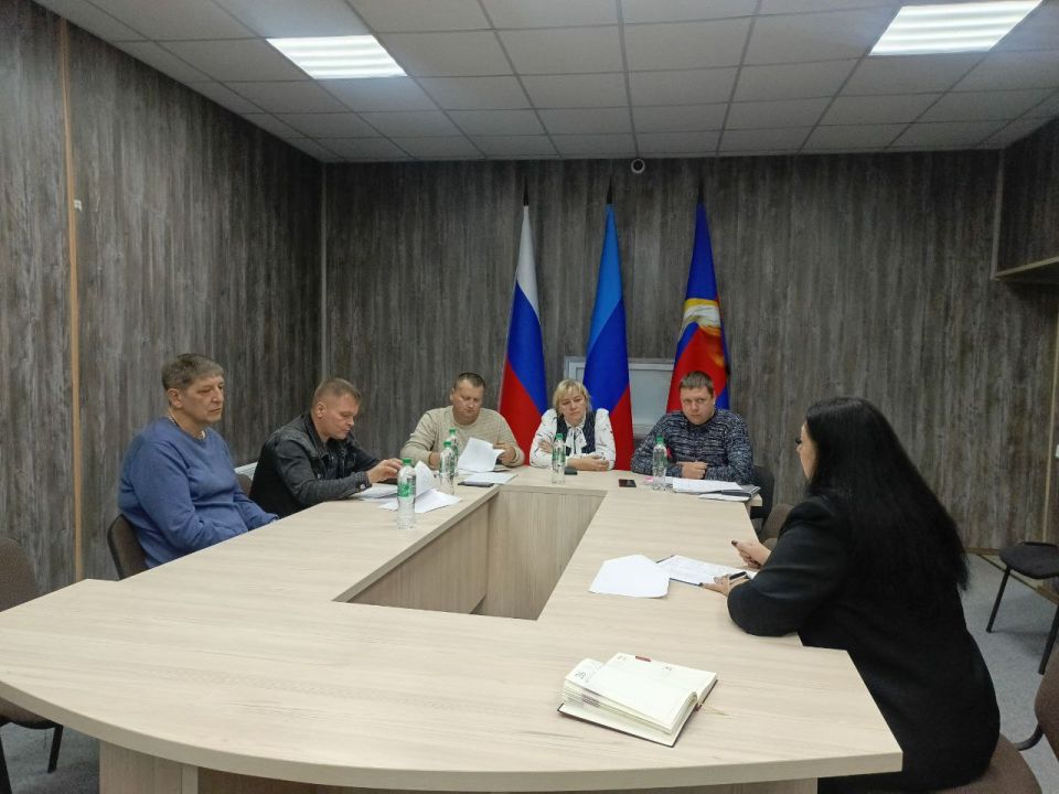 Сегодня состоялось заседание постоянной комиссии совета городского округа муниципальное образование городской округ город Лисичанск Луганской Народной Республики по социальной политике, делам молодёжи Сегодня состоялось заседание постоянной комиссии совета городского округа муниципальное образование городской округ город Лисичанск Луганской Народной Республики по социальной политике, делам молодёжи