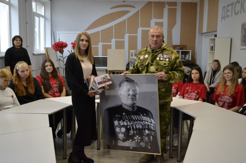 14 октября, ко Дню Рождения Маршала Советского Союза Ерёменко Андрея Ивановича был организован телемост между школьниками пгт 14 октября, ко Дню Рождения Маршала Советского Союза Ерёменко Андрея Ивановича был организован телемост между школьниками пгт