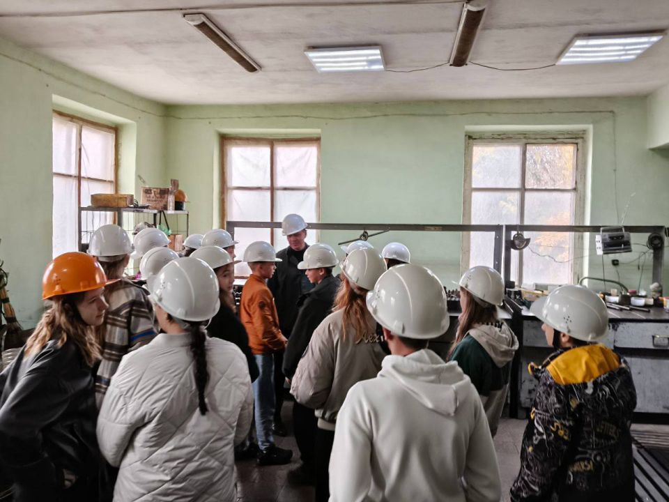 Школьники ЛНР посетили предприятия ТЭК в преддверии Российской энергетической недели 2025 Школьники ЛНР посетили предприятия ТЭК в преддверии Российской энергетической недели 2025