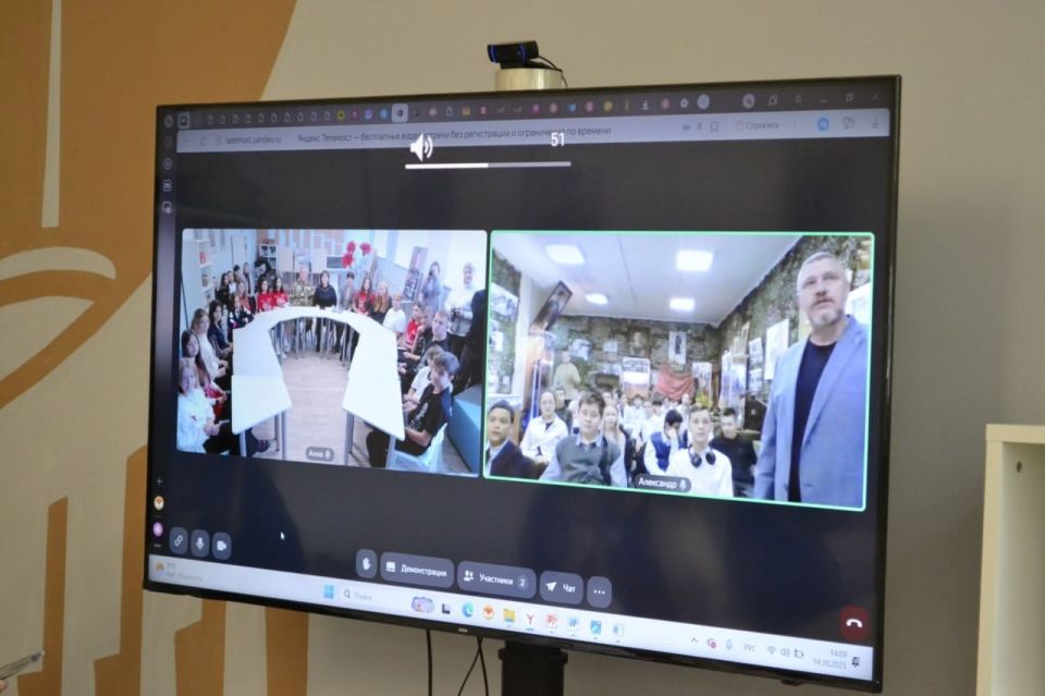 14 октября, ко Дню Рождения Маршала Советского Союза Ерёменко Андрея Ивановича был организован телемост между школьниками пгт 14 октября, ко Дню Рождения Маршала Советского Союза Ерёменко Андрея Ивановича был организован телемост между школьниками пгт