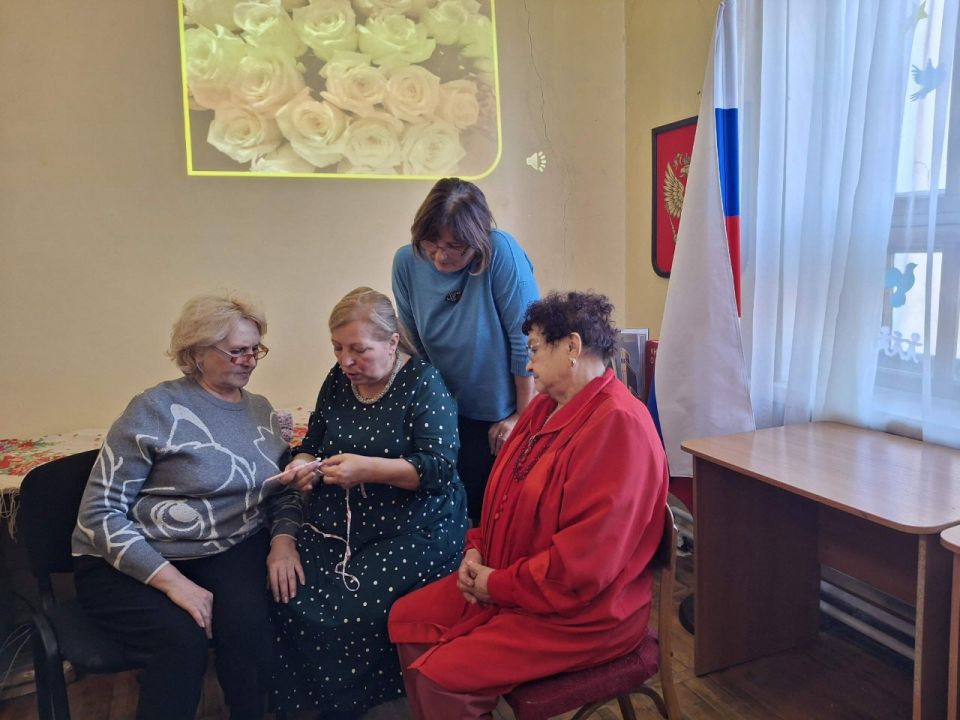 14 октября в Молодогвардейской городской библиотеке, по инициативе совета женщин Краснодонского муниципального округа Луганского регионального отделения «Союза женщин России» в рамках библиотечного проекта «На казачьем... 14 октября в Молодогвардейской городской библиотеке, по инициативе совета женщин Краснодонского муниципального округа Луганского регионального отделения «Союза женщин России» в рамках библиотечного проекта «На казачьем...