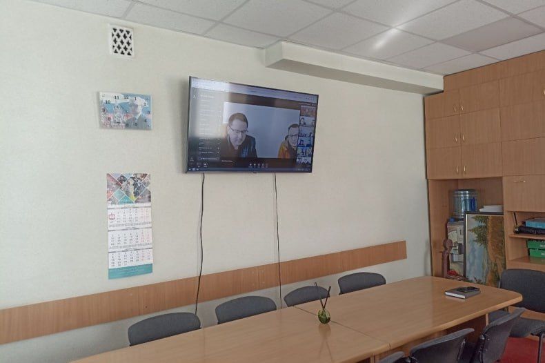 Шефы-регионы помогают Свердловскому округу ЛНР готовиться к зиме Шефы-регионы помогают Свердловскому округу ЛНР готовиться к зиме