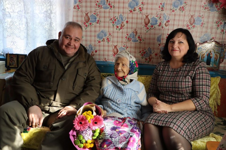 Евгений Бондарь: Жительница села Весёлая Тарасовка отпраздновала 100-летний юбилей Евгений Бондарь: Жительница села Весёлая Тарасовка отпраздновала 100-летний юбилей