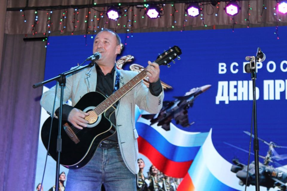 Праздник ко Дню призывника состоялся в Белокуракинском Доме культуры Праздник ко Дню призывника состоялся в Белокуракинском Доме культуры