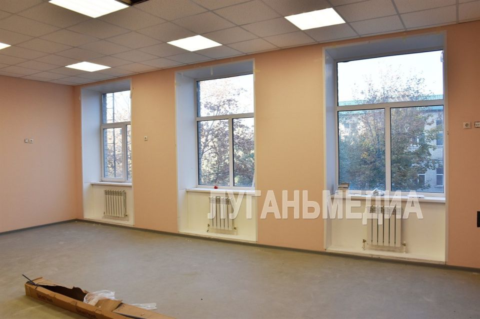 Представители управления образования Краснолучского округа и Совета депутатов провели экскурсию в Краснолучской школе № 7 для родителей учащихся Представители управления образования Краснолучского округа и Совета депутатов провели экскурсию в Краснолучской школе № 7 для родителей учащихся