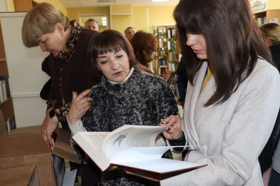 Яна Сылкина: Второй день пребывания депутатов Думы Кудымкарского муниципального округа начали с передачи помощи социальным учреждениям городского округа Яна Сылкина: Второй день пребывания депутатов Думы Кудымкарского муниципального округа начали с передачи помощи социальным учреждениям городского округа