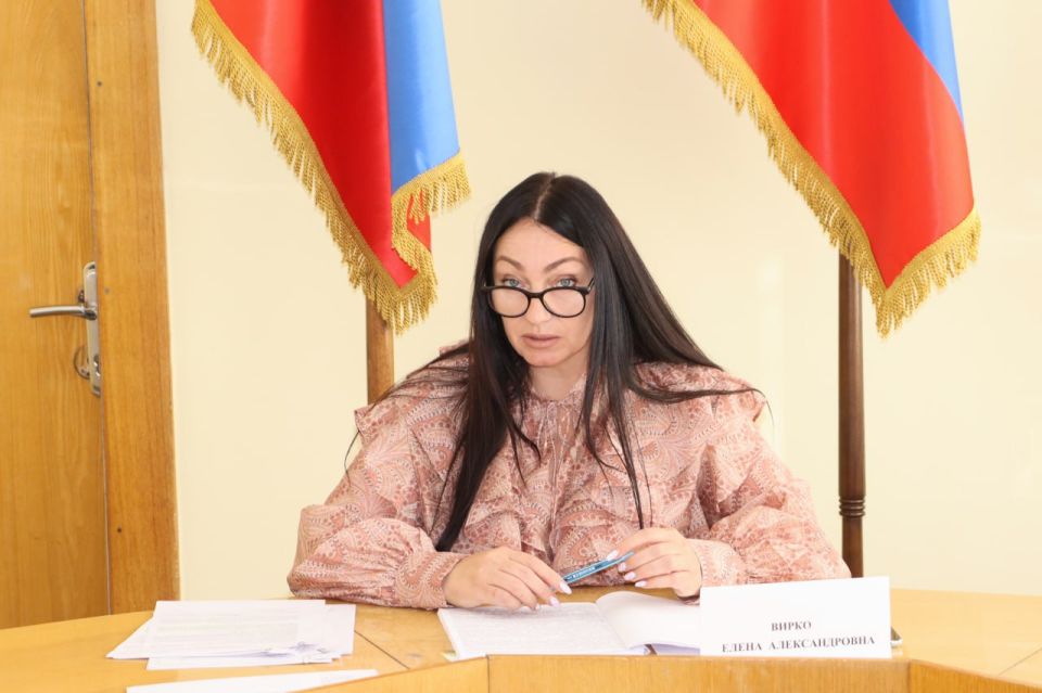 В Стаханове прошло заседание комиссии по делам несовершеннолетних и защите их прав