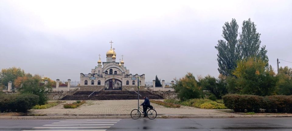 Рубрика: осень в Рубежном. Благодарим всех жителей нашего города! Вы придаёте ему уникальность и красоту Рубрика: осень в Рубежном. Благодарим всех жителей нашего города! Вы придаёте ему уникальность и красоту
