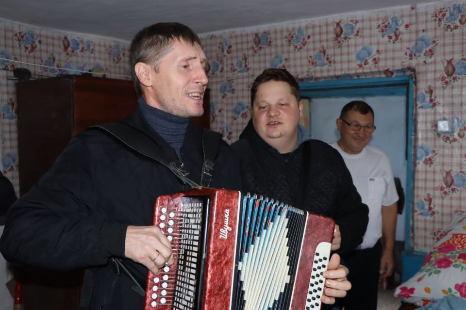 Евгений Бондарь: Жительница села Весёлая Тарасовка отпраздновала 100-летний юбилей Евгений Бондарь: Жительница села Весёлая Тарасовка отпраздновала 100-летний юбилей