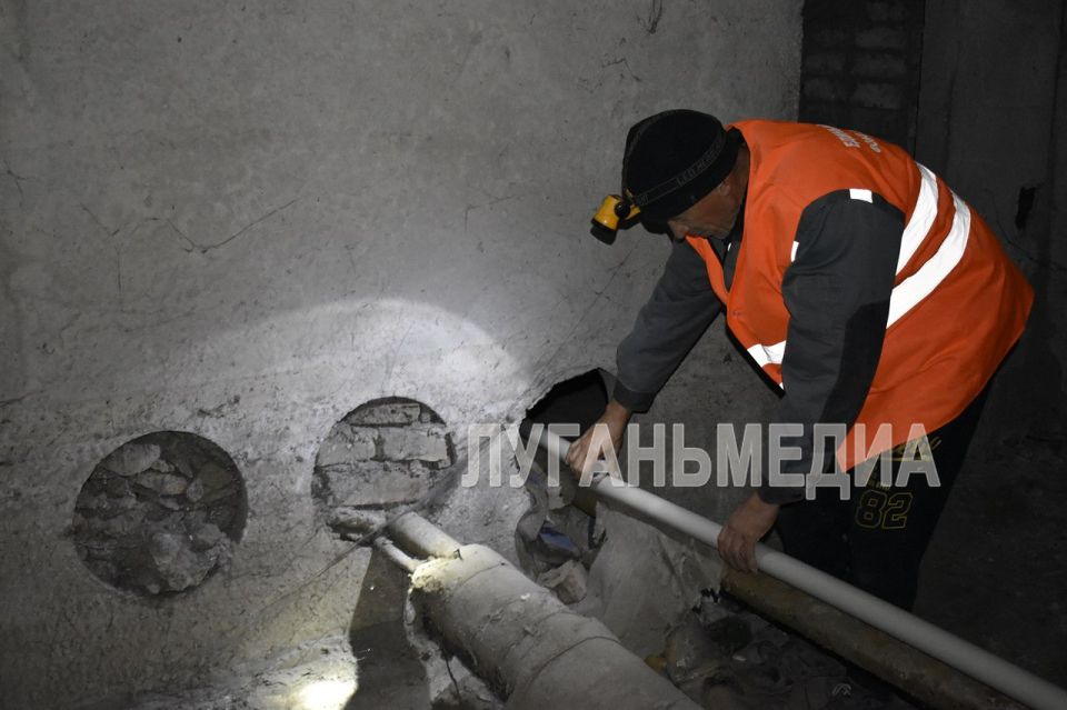 В Брянке НКО «Единый региональный фонд по управлению многоквартирными домами на территории ЛНР» проводит работы по замене внутридомовых систем холодного водоснабжения многоквартирных домов В Брянке НКО «Единый региональный фонд по управлению многоквартирными домами на территории ЛНР» проводит работы по замене внутридомовых систем холодного водоснабжения многоквартирных домов