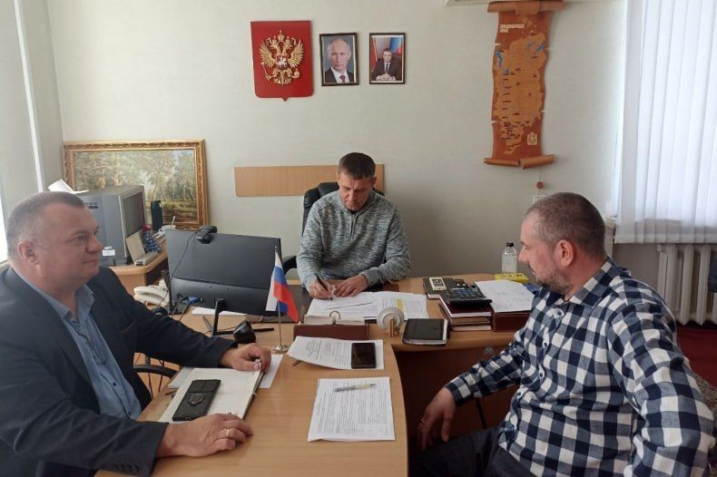 Шефы-регионы помогают Свердловскому округу ЛНР готовиться к зиме Шефы-регионы помогают Свердловскому округу ЛНР готовиться к зиме