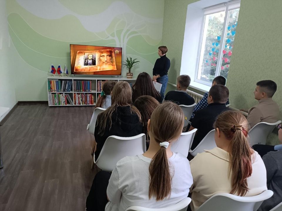 В Лутугинской Районной библиотеке для детей прошёл час добра «Нам через сердце виден мир» В Лутугинской Районной библиотеке для детей прошёл час добра «Нам через сердце виден мир»