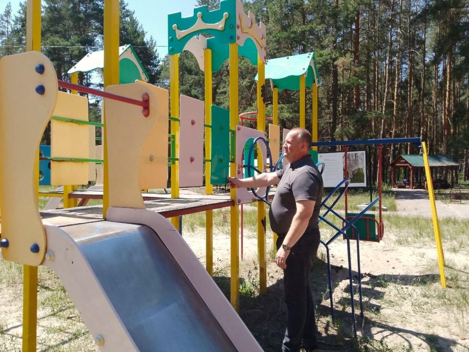 Работа тамбовских специалистов по благоустройству территорий в Новоайдаре продолжается