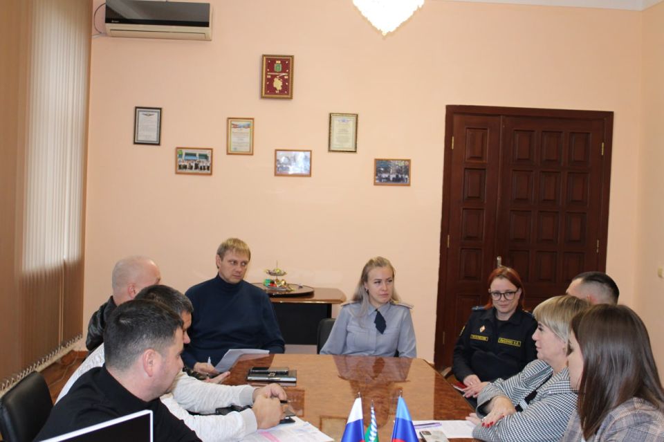 Глава округа Ольга Кучерявая провела заседание по вопросам отбора граждан для поступления на военную службу по контракту и проведения призывной кампании 2025 года