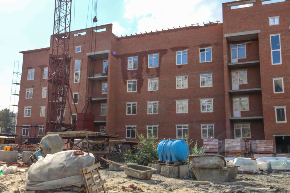 На завершающем этапе находится строительство первого дома ЖК «Дубрава» в Луганске На завершающем этапе находится строительство первого дома ЖК «Дубрава» в Луганске