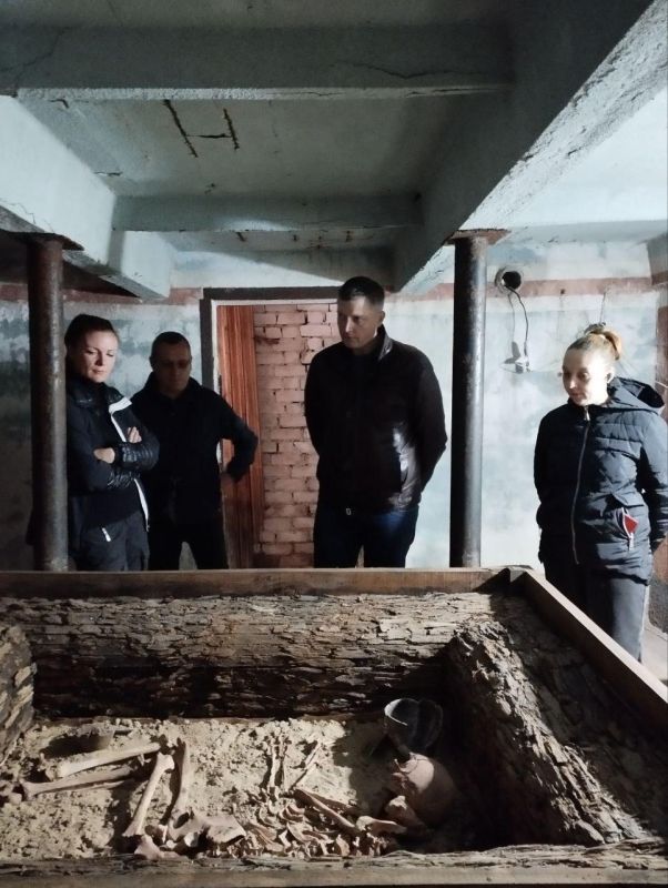 Депутат Тамбовской областной Думы побывал в музее Смоляниново в ходе рабочего визита в Новоайдарский округ Депутат Тамбовской областной Думы побывал в музее Смоляниново в ходе рабочего визита в Новоайдарский округ