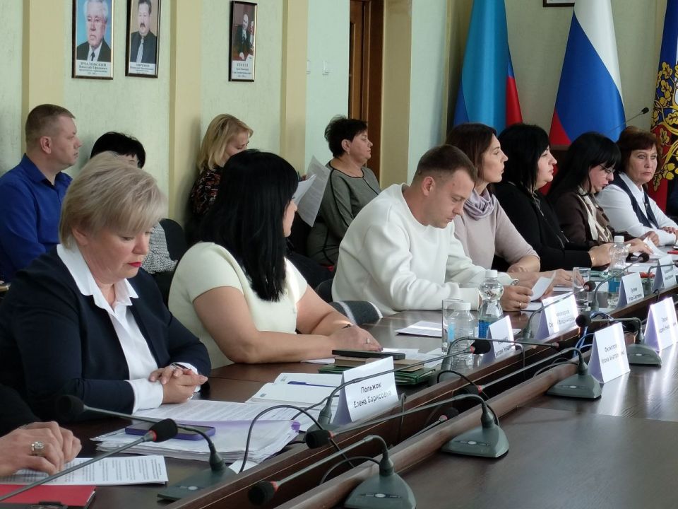 Состоялась XXXV сессия I созыва Совета городского округа муниципальное образование городской округ город Ровеньки, на которой присутствовал Глава городского округа город Ровеньки Андрей Рубанцов Состоялась XXXV сессия I созыва Совета городского округа муниципальное образование городской округ город Ровеньки, на которой присутствовал Глава городского округа город Ровеньки Андрей Рубанцов